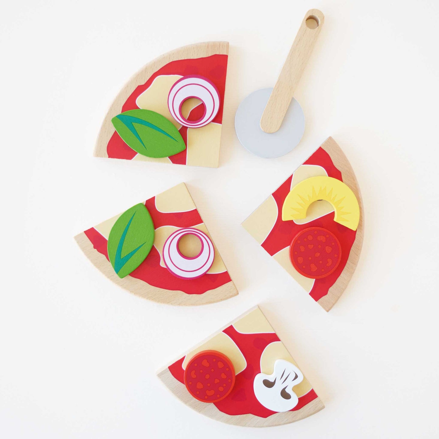Le Toy Van Pizza and Toppings with Slice Cutter