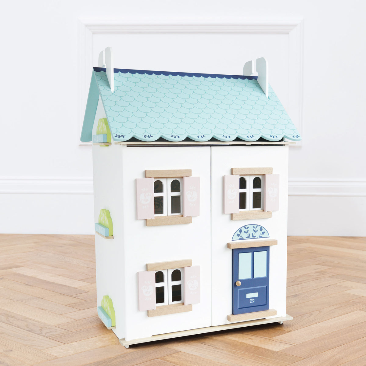Le Toy Van Bluebelle Wooden Dolls House