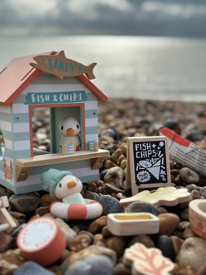 Merrywood Tales Bundle - Kitty's Van, Robin's Nest Box, Penny Windmill, Sandy's Beach hut