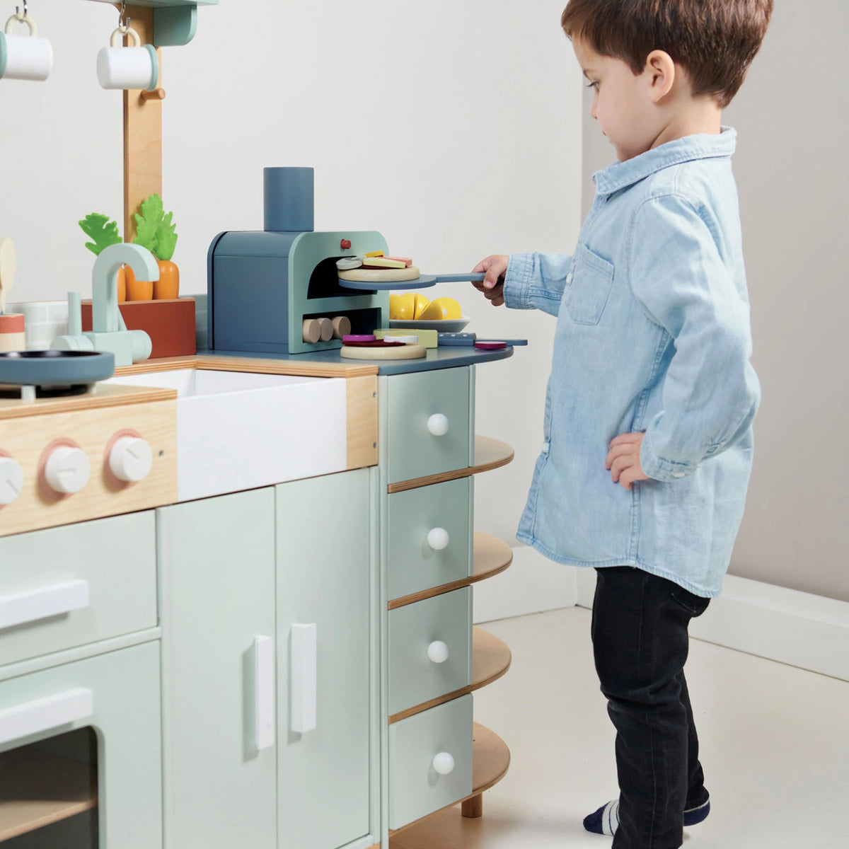 Tender Leaf Toys La Fiamma Grand Kitchen
